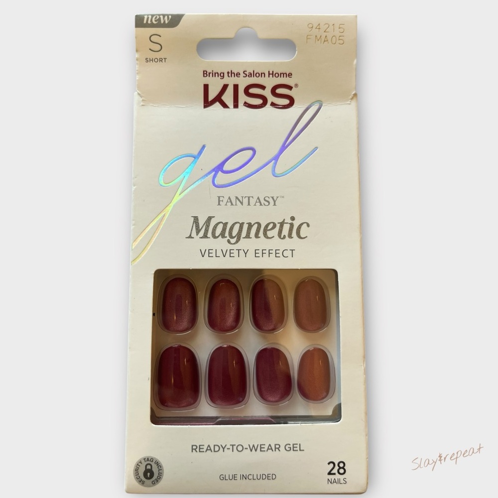 ✨ KISS Gel Fantasy Magnetic Nails | Velvety Effect | Short | 28 Nails + Glue ✨